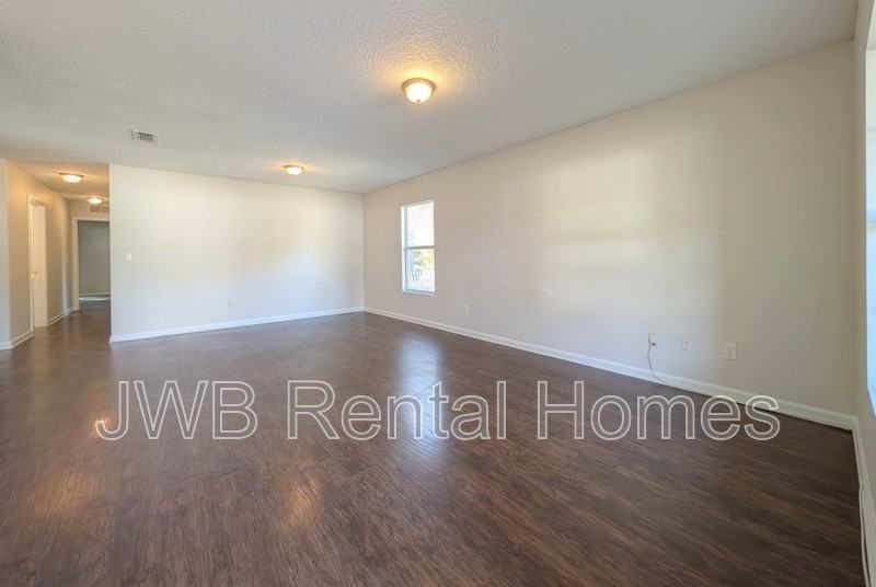 2362 Johnson Ave - Photo 5 of 18