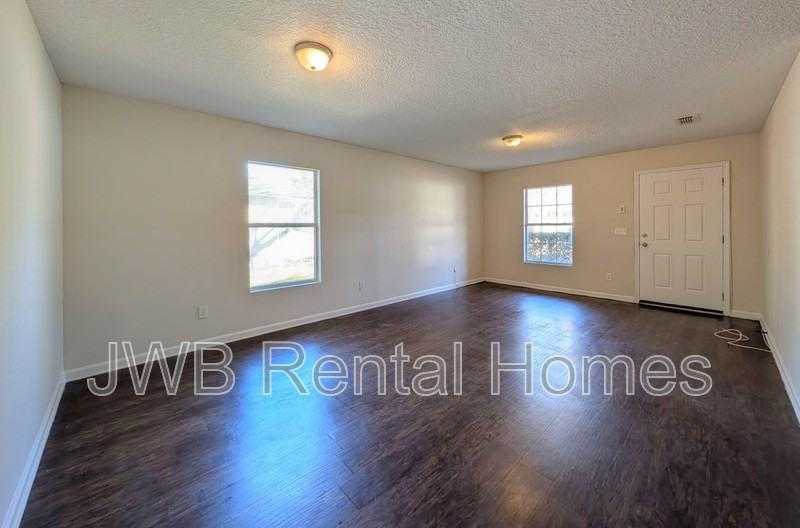 2362 Johnson Ave - Photo 6 of 18