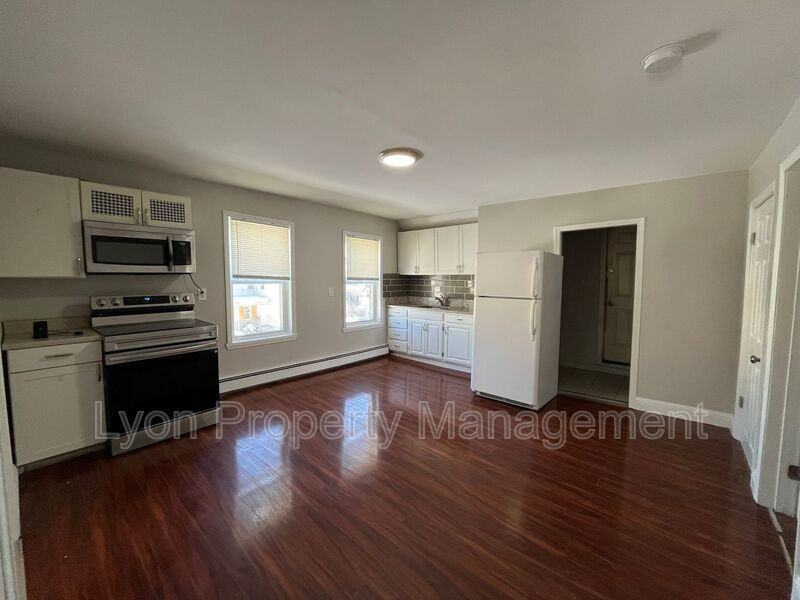 14 Oakland Pl #3 - Photo 2 of 8