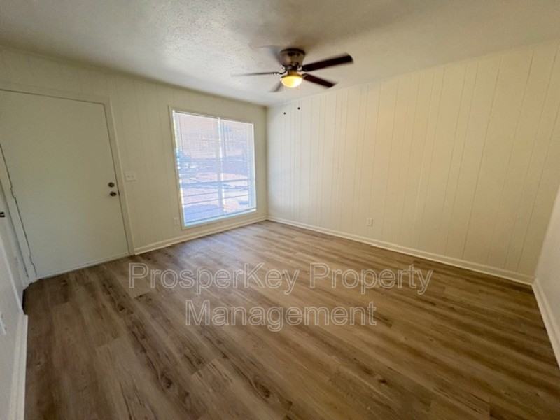 2017 Courtland Ave - Photo 3 of 17