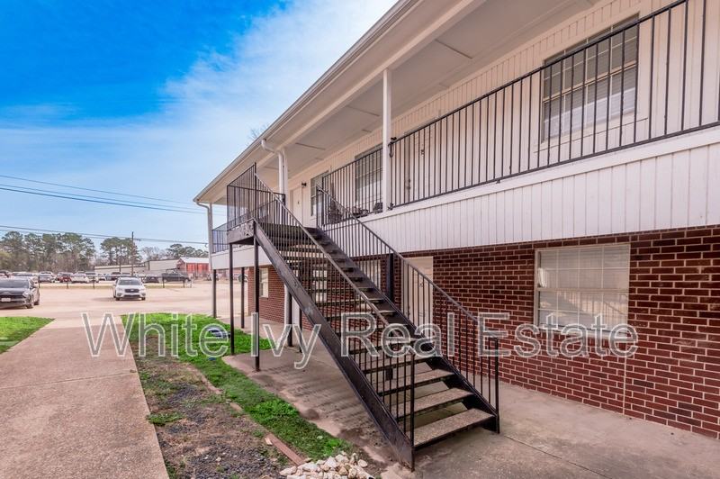 600 Palm St #16 - Photo 2 of 20