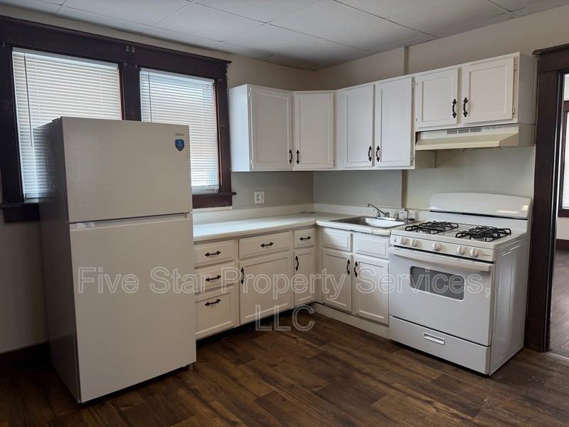 1708 S Loveland Ave - Photo 3 of 6