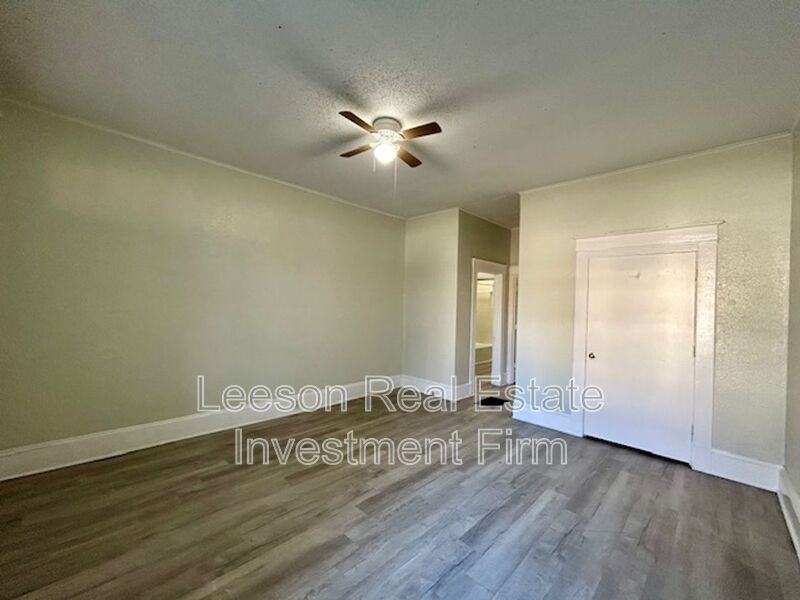 523 Wichita St - Photo 2 of 19