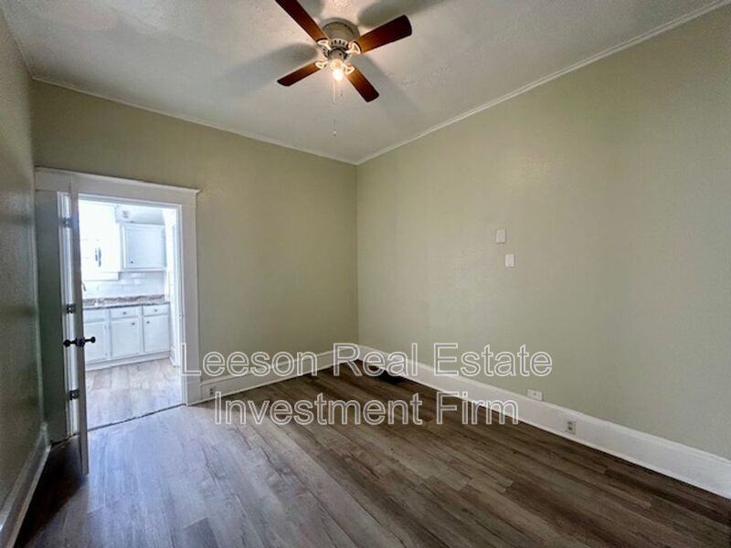 523 Wichita St - Photo 7 of 19