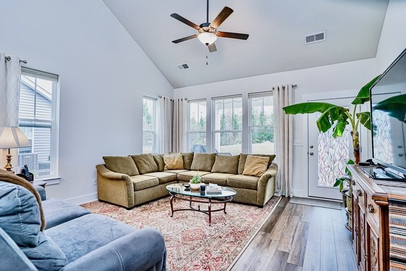 111 Rosecroft Dr - Photo 6 of 19