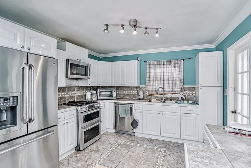 130 Heather Dr - Photo 4 of 18