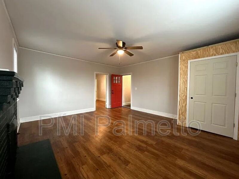 502 1/2 State St - Photo 4 of 14