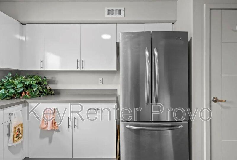 64 Ws #C201 - Photo 3 of 6