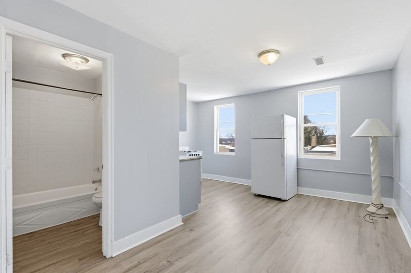 546 N Fulton Ave - Photo 2 of 15