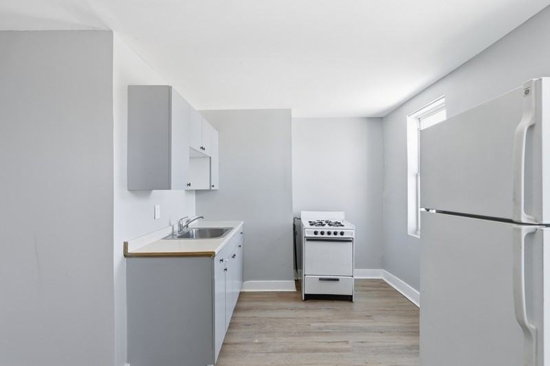 546 N Fulton Ave - Photo 3 of 15