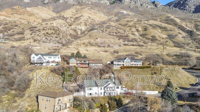 1559 Oak Cliff Dr - Photo 3 of 30