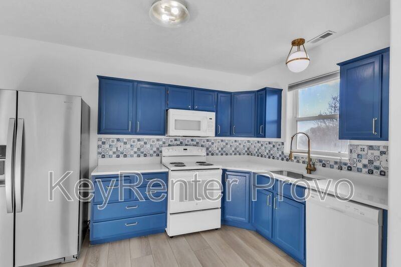 1559 Oak Cliff Dr - Photo 4 of 30