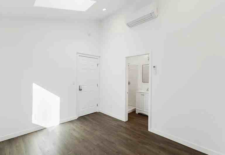 620 N Cambridge St #620 - Photo 6 of 15