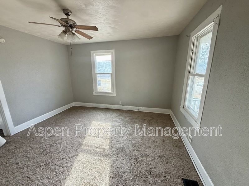 508 S 8th St - Photo 2 of 8