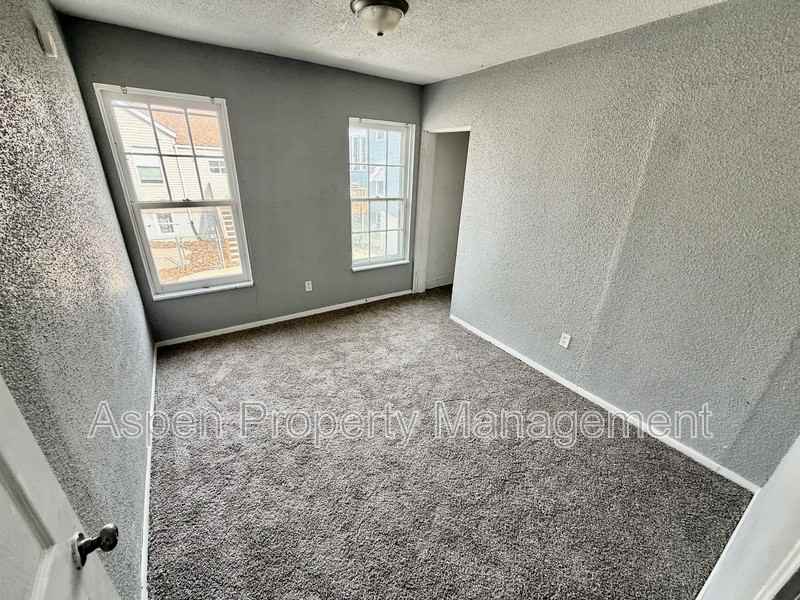 508 S 8th St - Photo 6 of 8