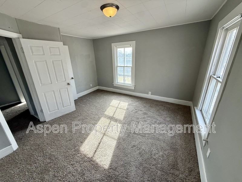 508 S 8th St - Photo 7 of 8