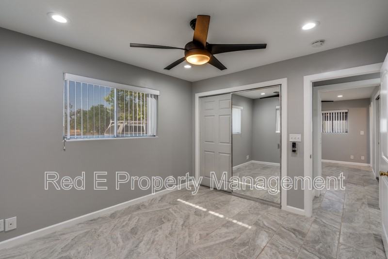 406 Sea Willow Dr - Photo 4 of 26