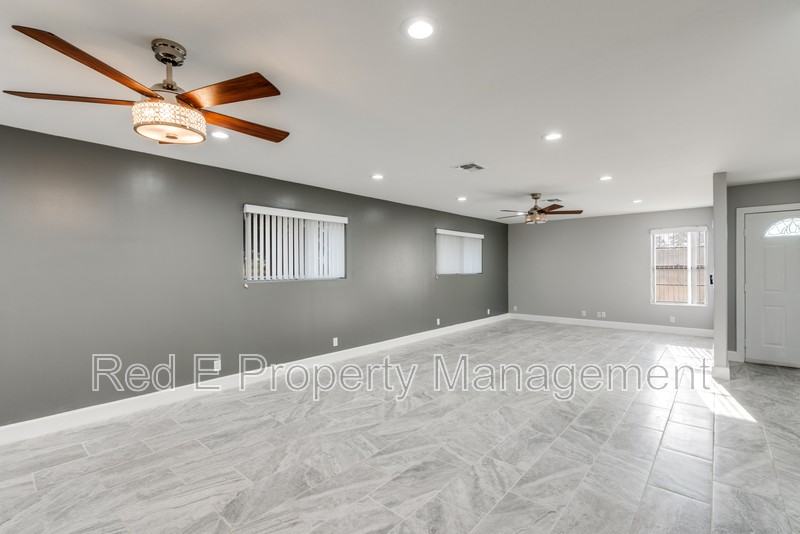 406 Sea Willow Dr - Photo 6 of 26