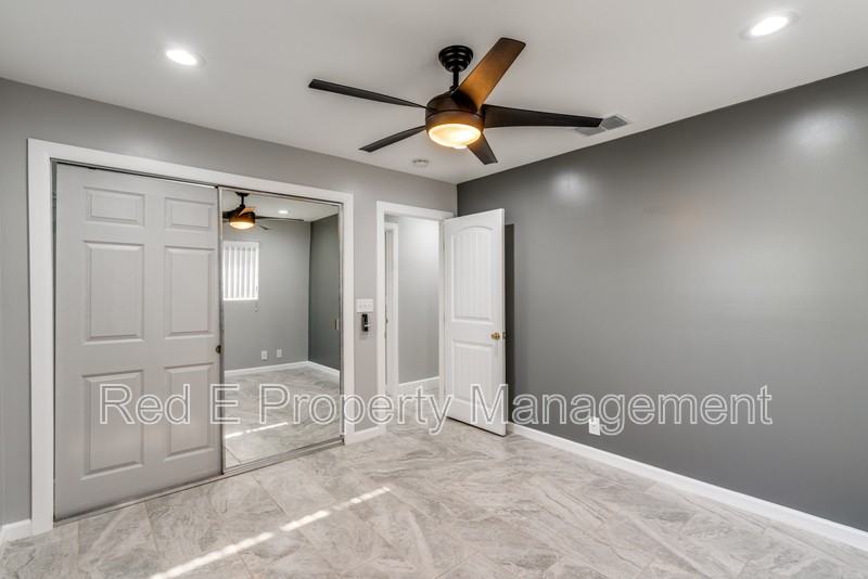 406 Sea Willow Dr - Photo 7 of 26