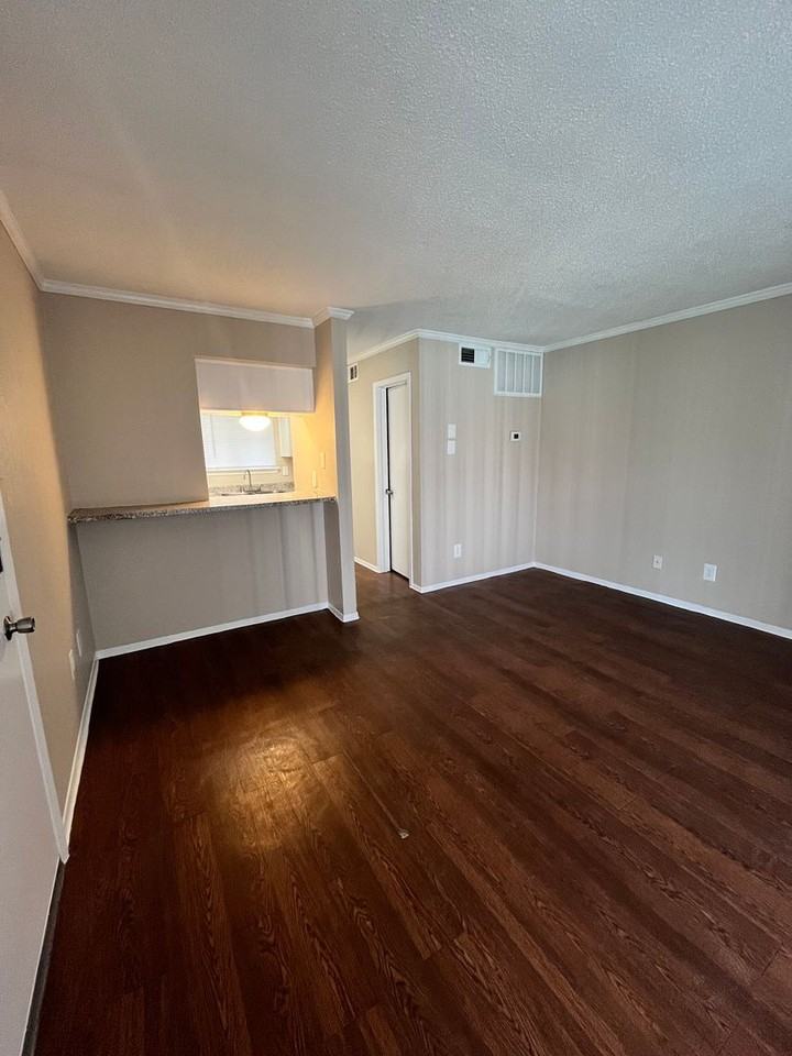 Spanish Garden Apartments - Photo 3 of 11