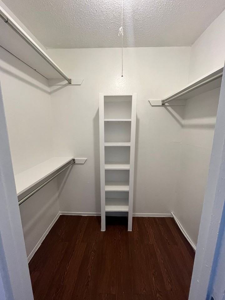 Spanish Garden Apartments - Photo 5 of 11