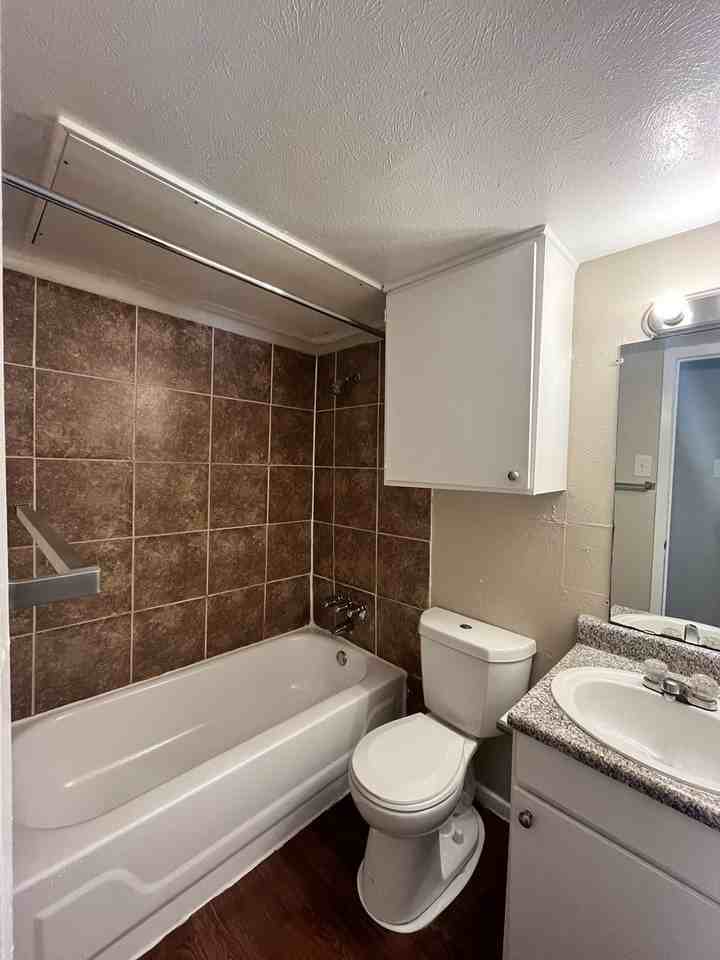 Spanish Garden Apartments - Photo 7 of 11