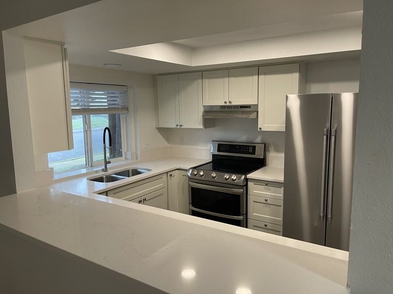 4292 Meadowbrook Ct Ne - Photo 3 of 17