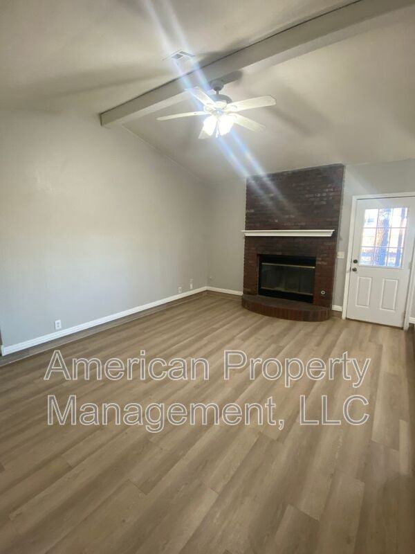 1132 N Hickory Dr - Photo 3 of 37