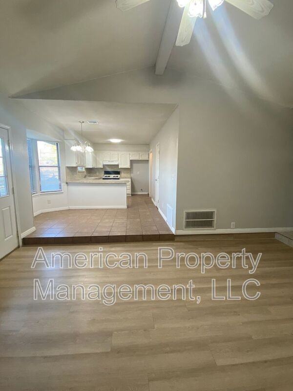 1132 N Hickory Dr - Photo 7 of 37