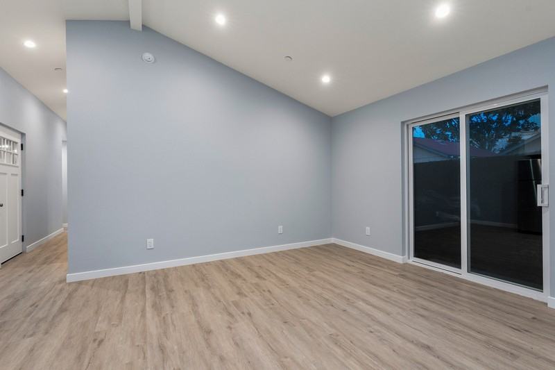 335 N Olive St #335 - Photo 7 of 14