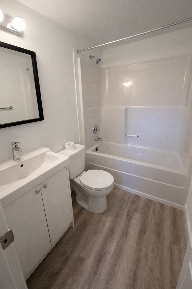 SF203 – 1 MONTH FREE – 2 Bedroom, 1 Bathroom Lower Suite | Central Edmonton - Photo 5 of 9