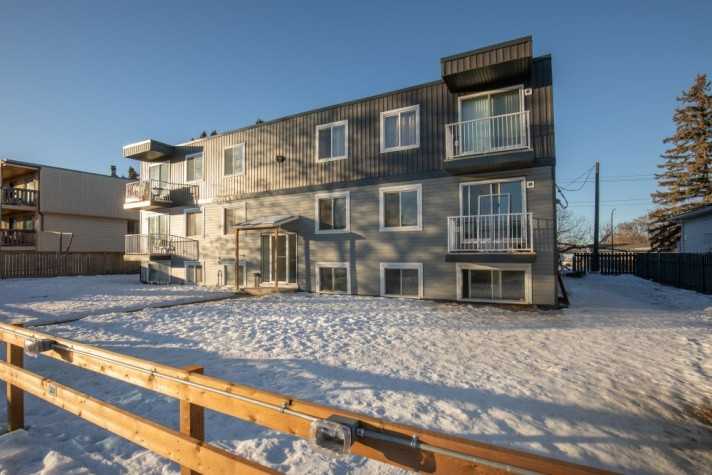 Fully Renovated 2 Bedroom, 1 Bathroom Apartment! - Photo 2 of 4