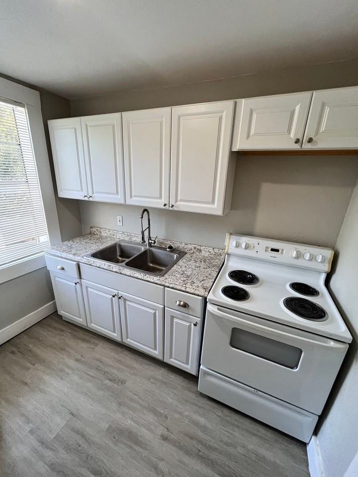 1318 Willow #4 - Photo 2 of 11