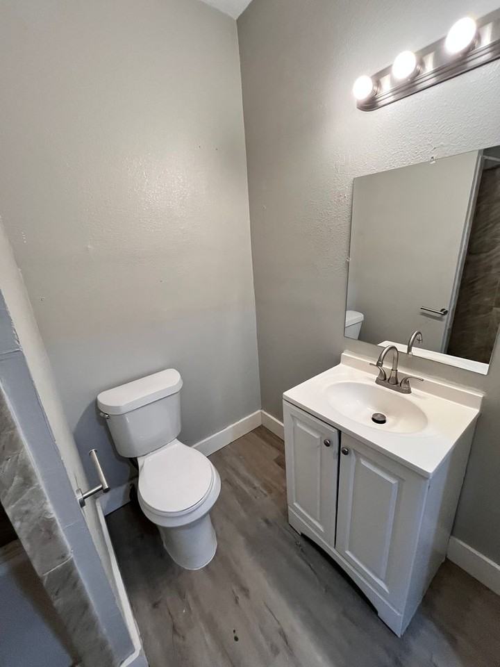 1318 Willow #4 - Photo 6 of 11