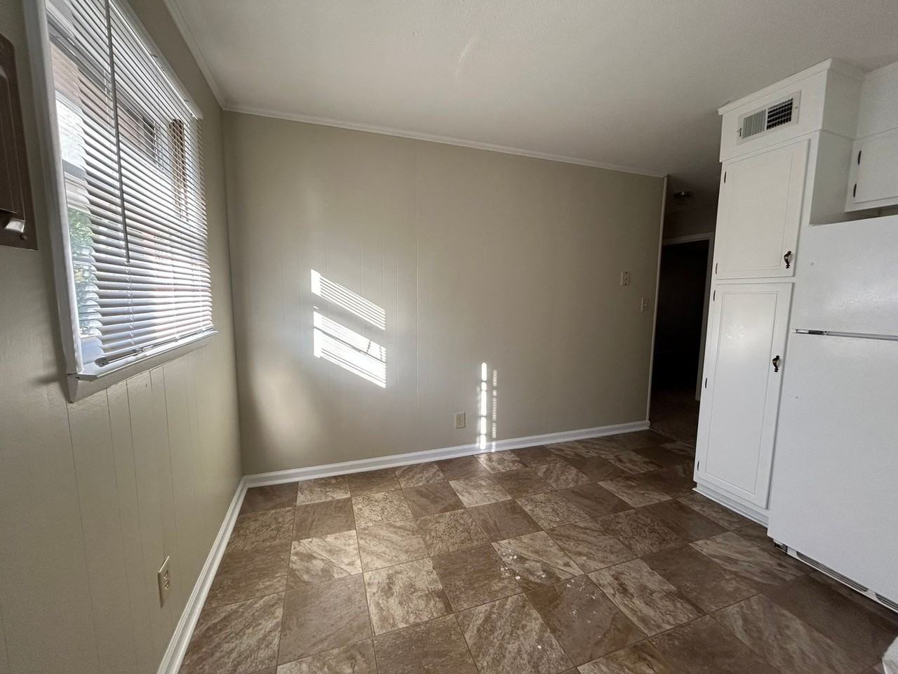 110 Hedgecock Ave - Photo 4 of 11