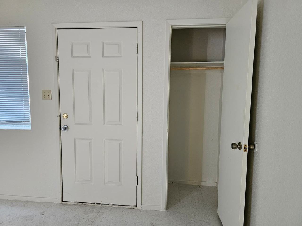 12743 - Photo 2 of 8