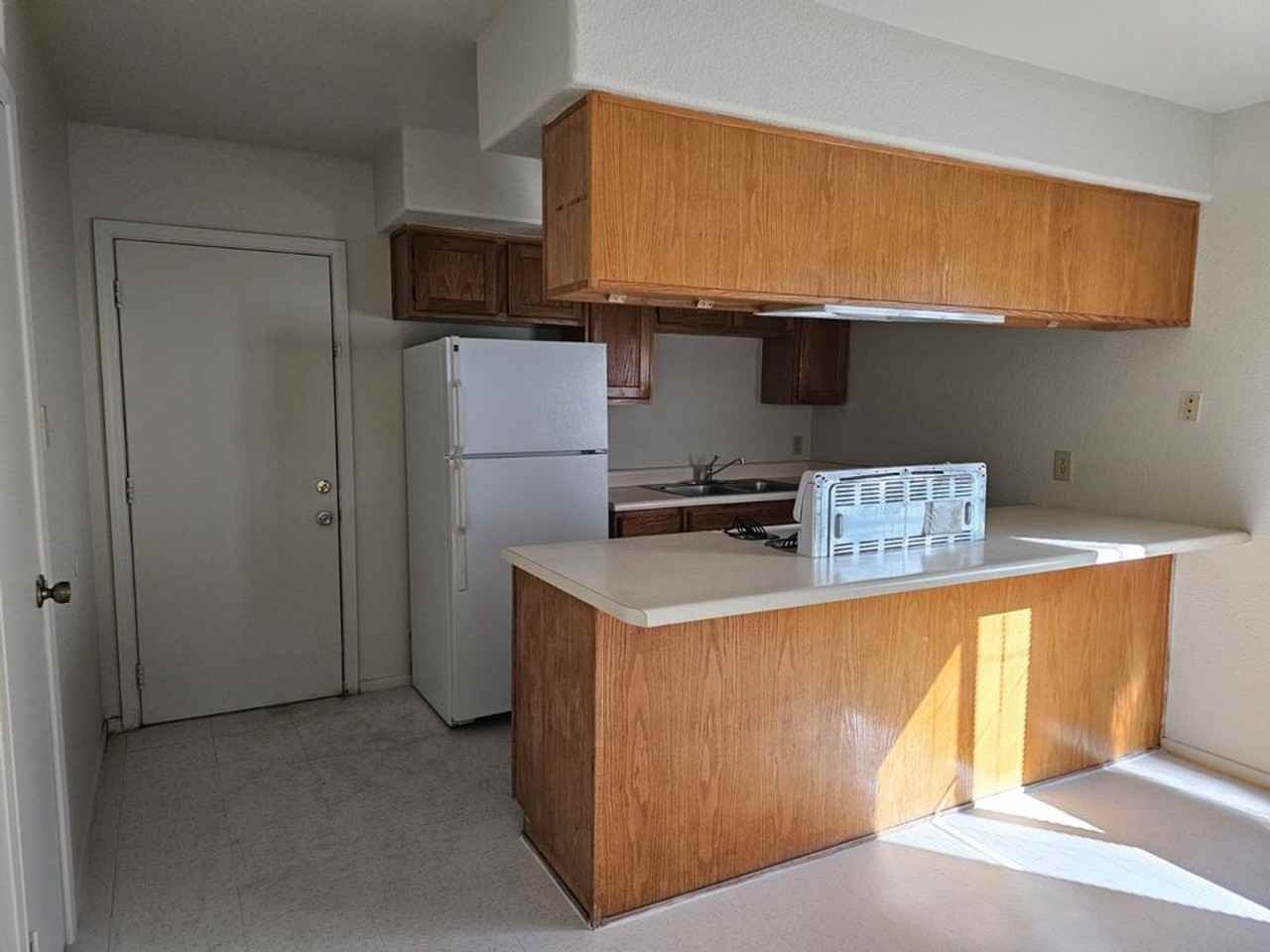 12743 - Photo 3 of 8