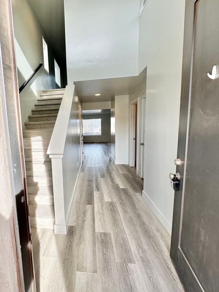 4127 E Phobos Ln - Photo 4 of 41