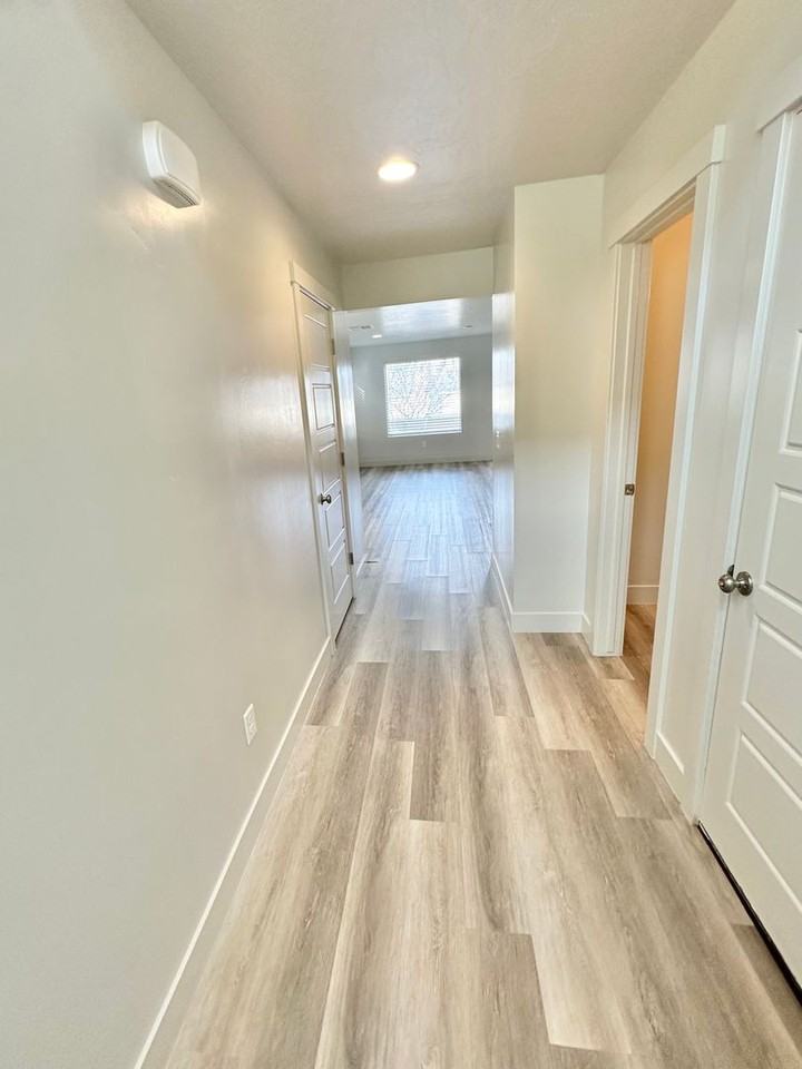 4127 E Phobos Ln - Photo 5 of 41