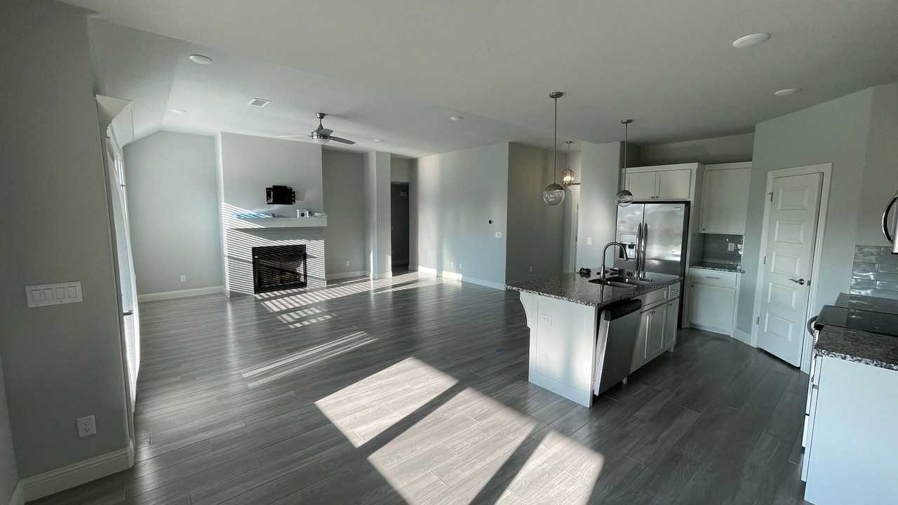 438 N Otoe St - Photo 5 of 25