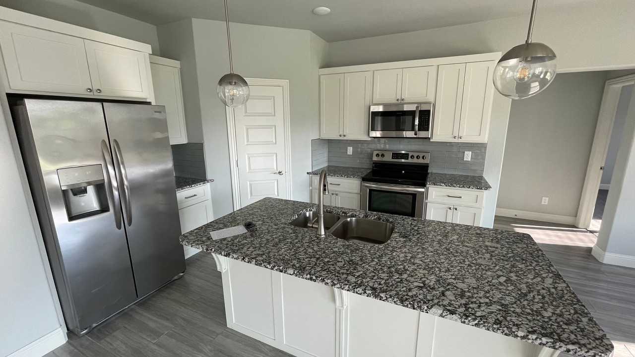 438 N Otoe St - Photo 6 of 25