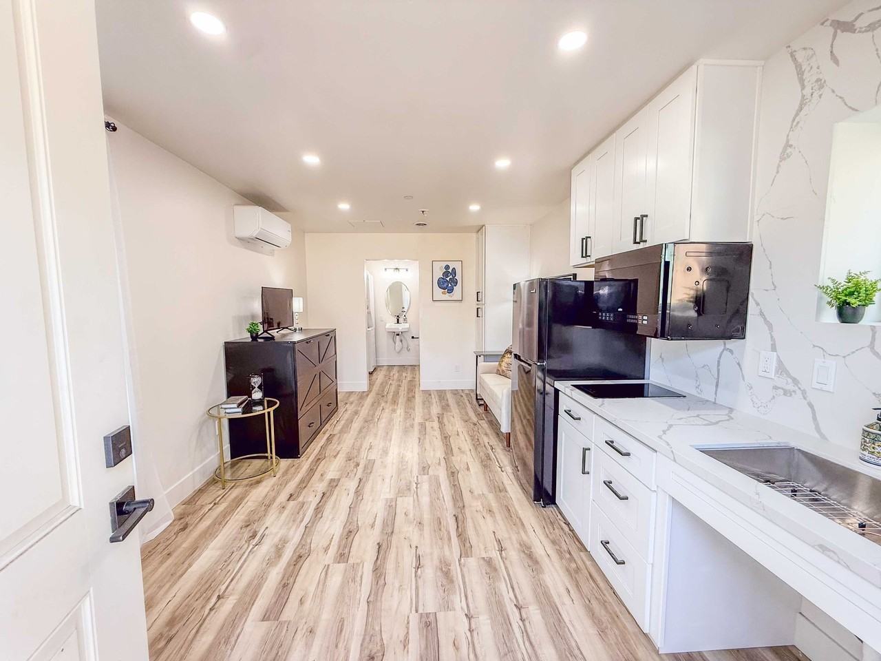 2519 Columbia Street - Photo 2 of 11