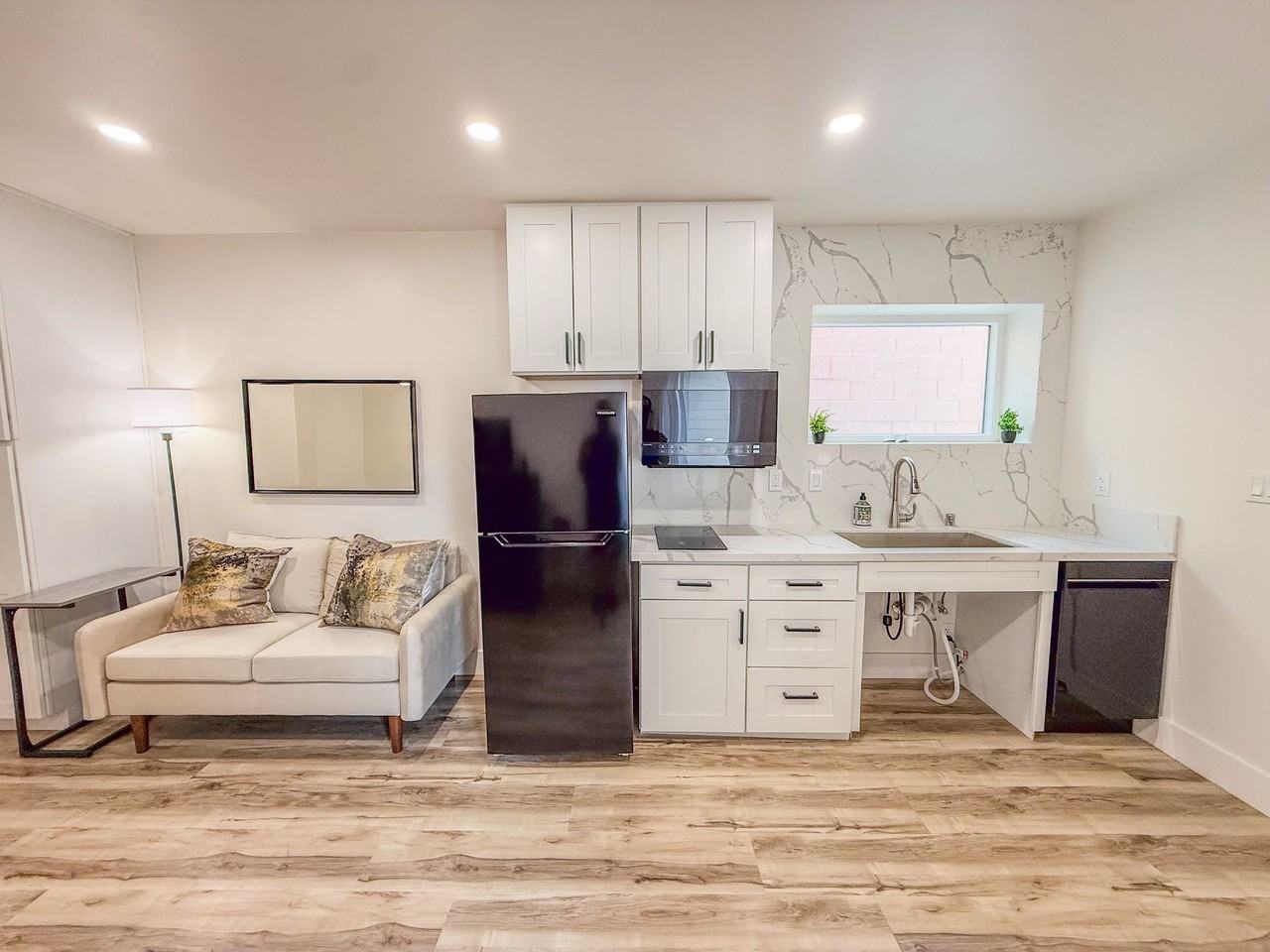 2519 Columbia Street - Photo 5 of 11