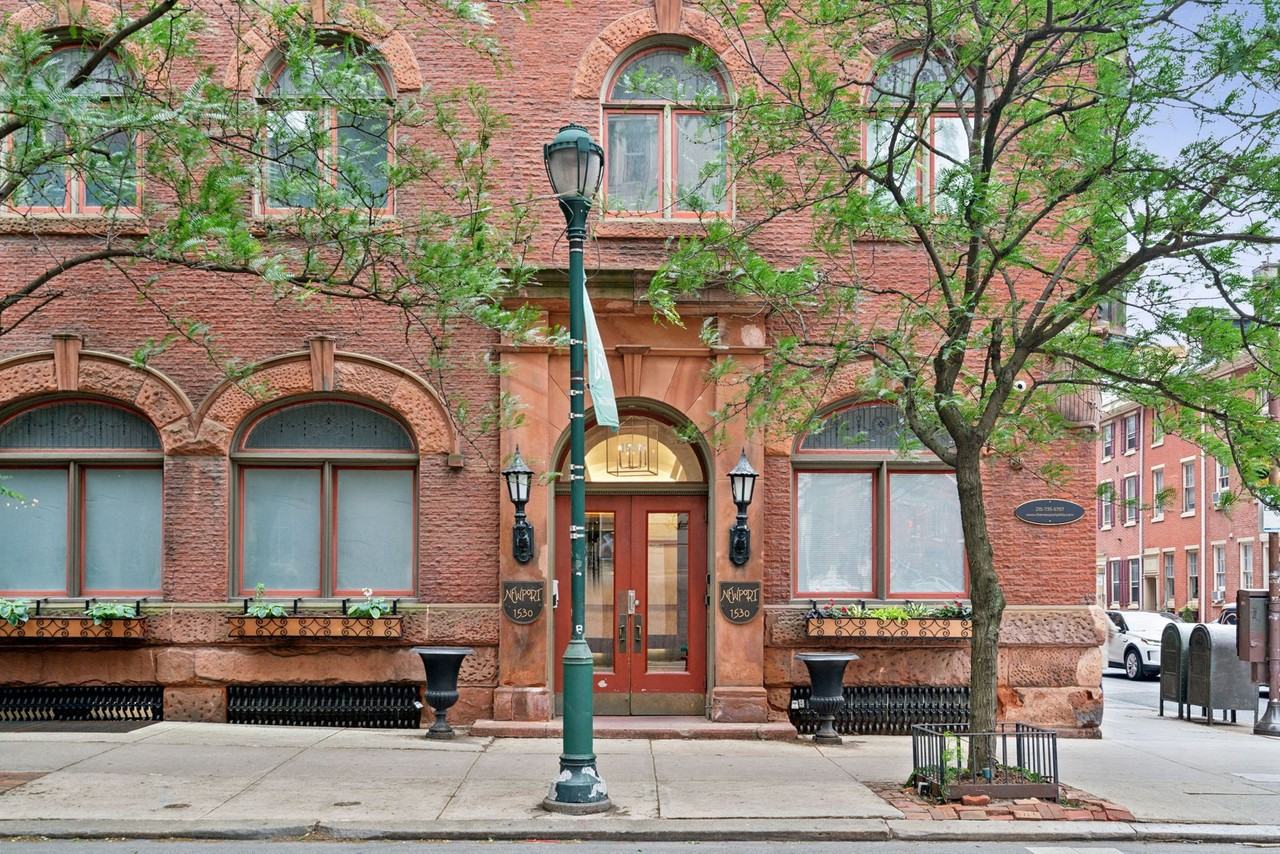 1530 Spruce St - Photo 3 of 4