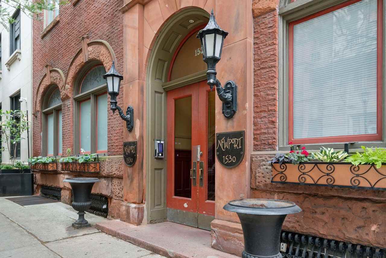 1530 Spruce St - Photo 4 of 4