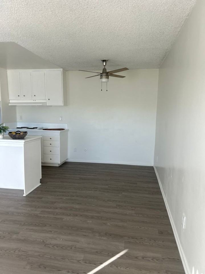 10200 De Soto Ave - Photo 7 of 19