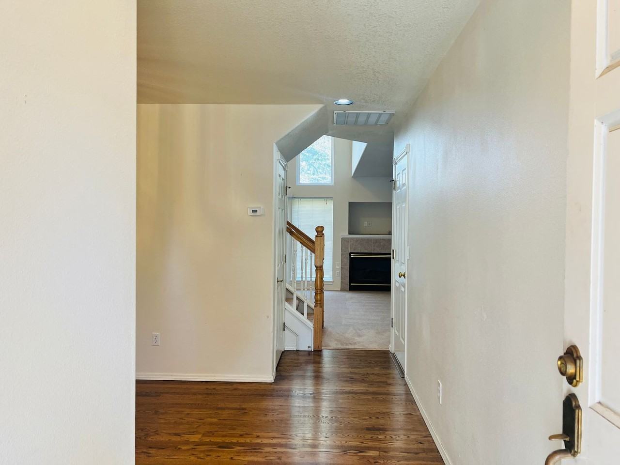 830 Ne 71st Ave - Photo 2 of 28