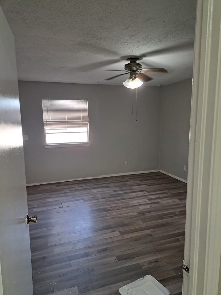 962 Halray Dr - Photo 6 of 12