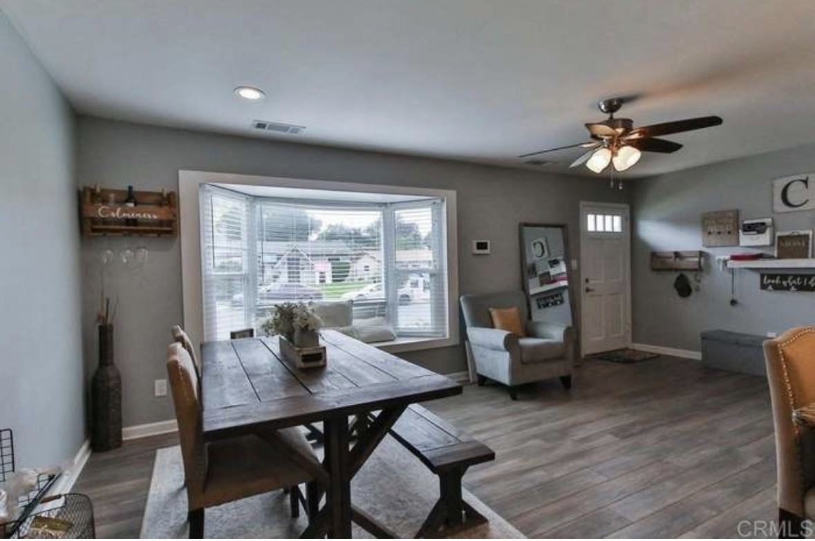 1228 Purdy St - Photo 4 of 19