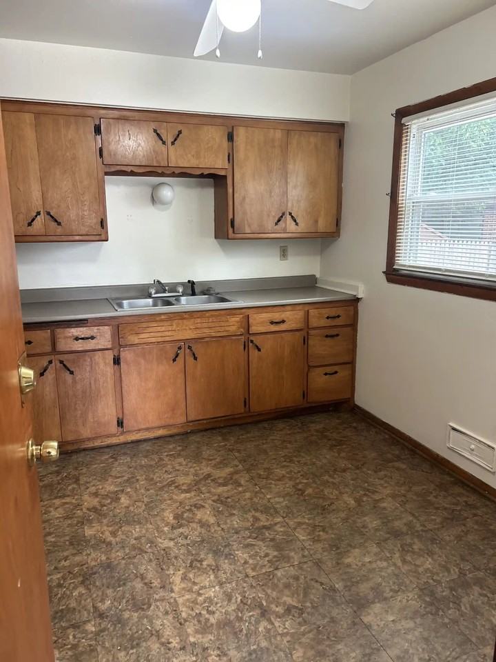 4836 N 51st Blvd - Photo 3 of 4